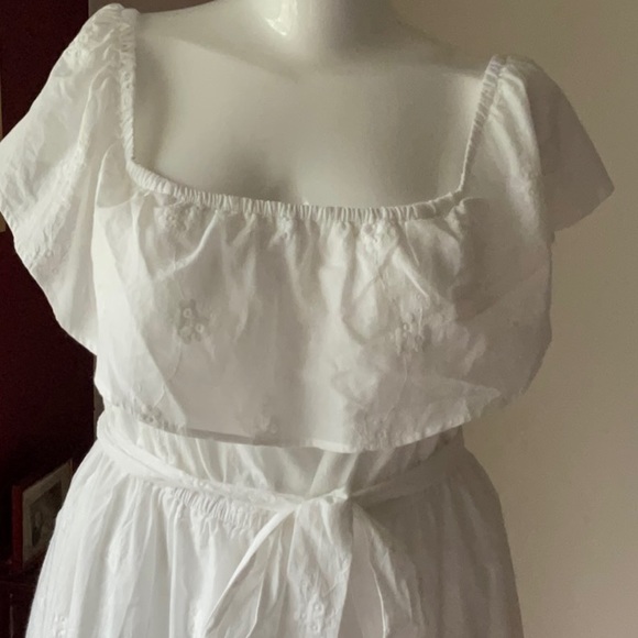 New OFF-THE-SHOULDER TIE-WAIST SKATER DRESS - CHALLIS WHITE EMBROIDERY - Picture 8 of 11